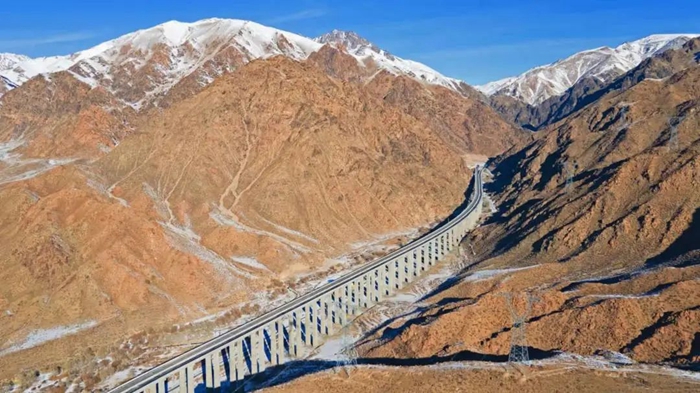 12月26日g575线巴里坤至哈密公路正式通车